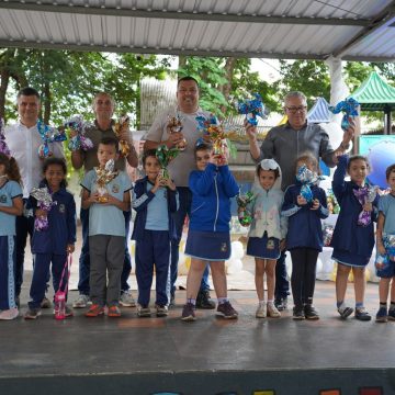Sarandi distribui 13 Mil ovos de Páscoa para estudantes municipais