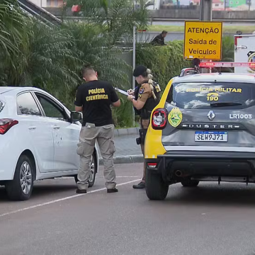 PM de folga vê tentativa de roubo e atira contra suspeitos; Um morreu, o outro foi preso.