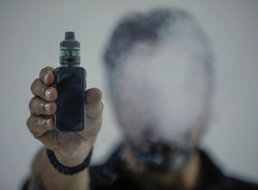 Movimento chama a atenção para os efeitos prejudiciais do cigarro eletrônico