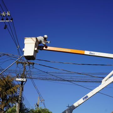 Sarandi é 1ª cidade da região a trocar iluminação pública por LED; instalação começou nesta segunda, 6