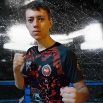 Lutadores de Sarandi participam de campeonato mundial de kickboxing neste domingo, 19