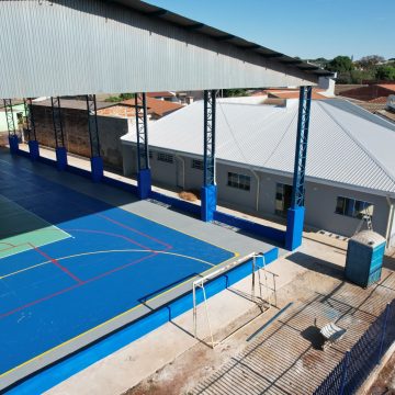 Modernização da quadra poliesportiva no Jardim Independência chega à reta final em Sarandi