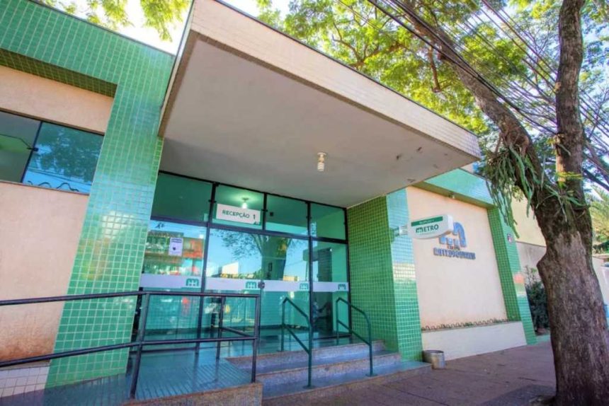 Sarandi: Bloqueio de contas atrasa pagamento de servidores do Hospital Metropolitano